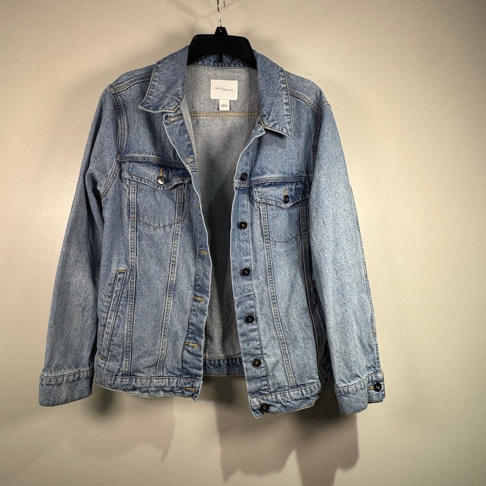 Daily Ritual Denim Trucker Jacket Light Wash Blue 100% Cotton Womens L